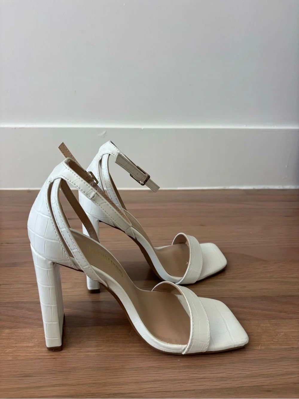 White Croc-Embossed Heels - Women